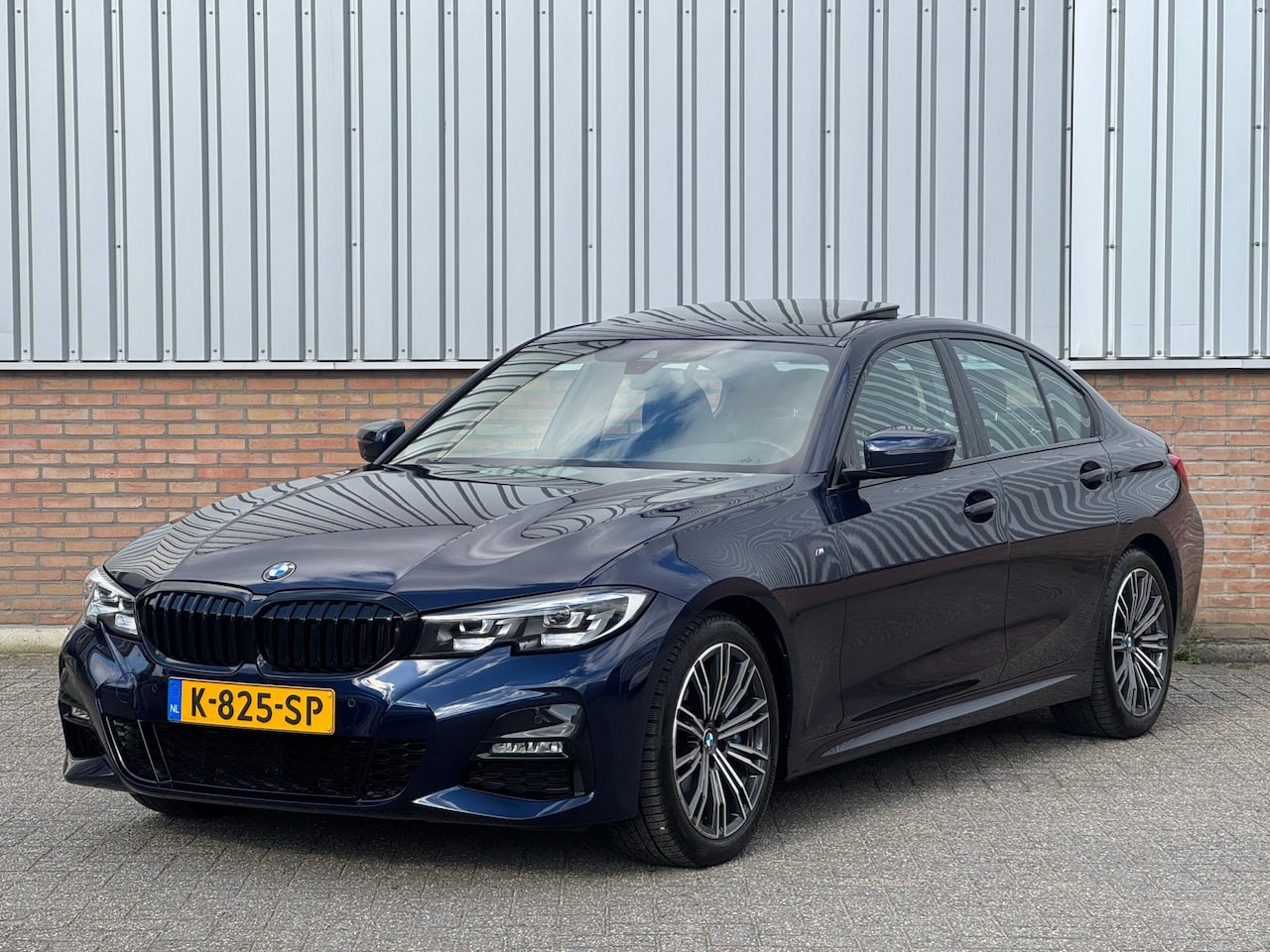 BMW 3-serie - 330i xDrive High Executive Orig. NL/ 1e Eig - AutoWereld.nl