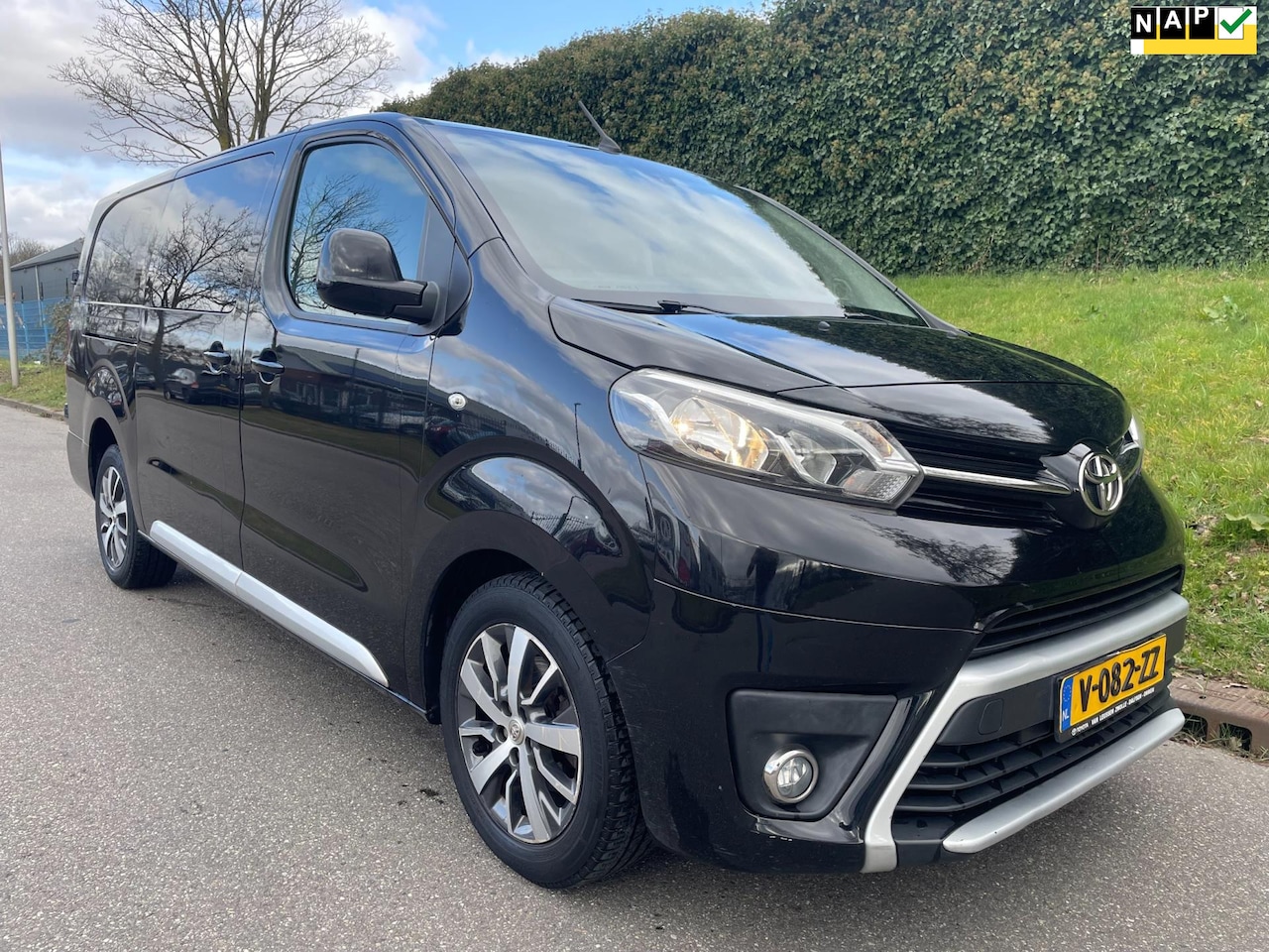 Toyota PROACE Long Worker - 2.0 D-4D Creator DC - 5 persoons - AutoWereld.nl