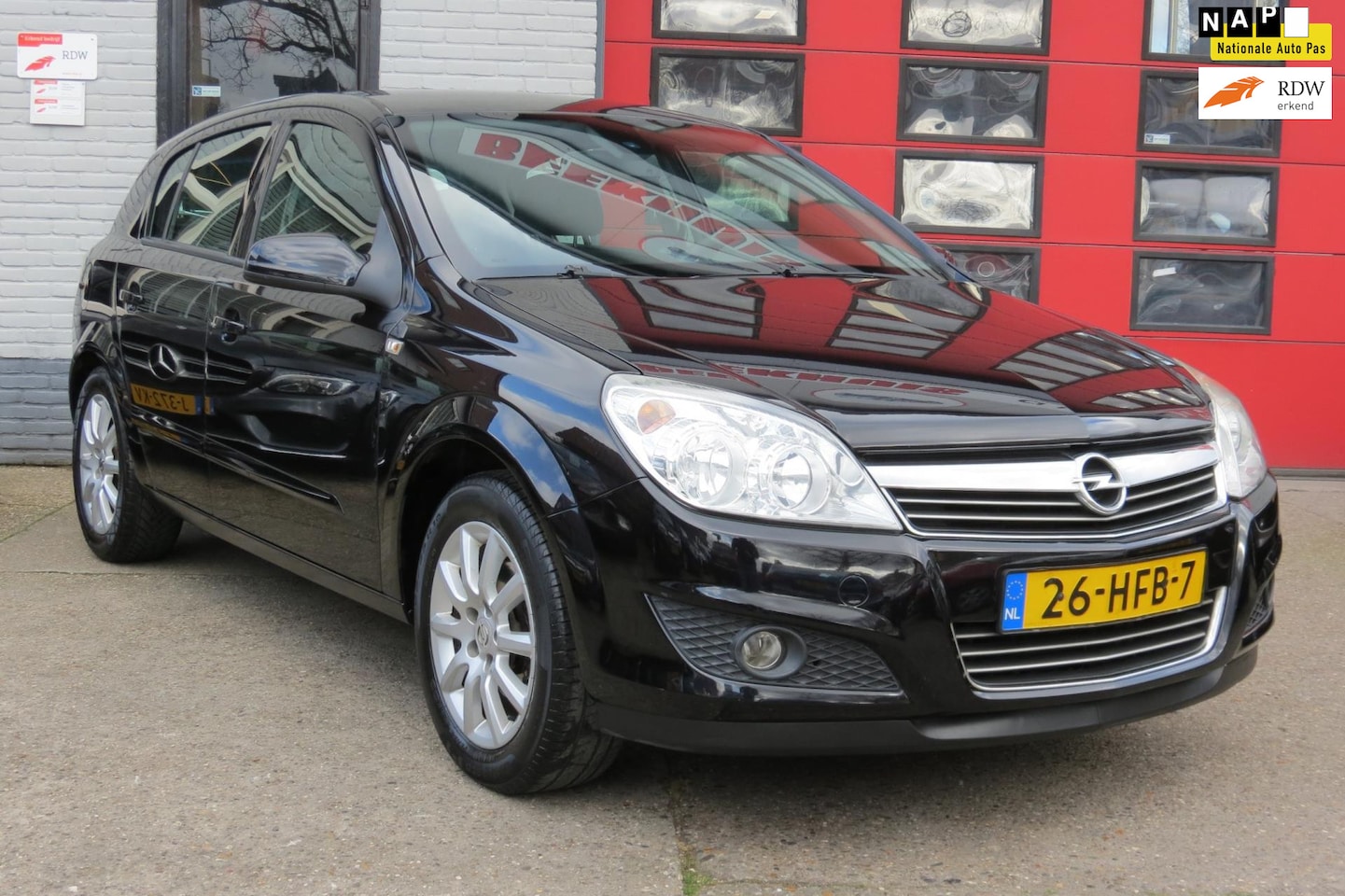 Opel Astra - 1.6 Temptation 1.6 Temptation , 5 DEURS, AIRCO, NAVI ,PDC - AutoWereld.nl