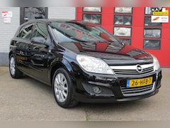 Opel Astra - 1.6 Temptation , 5 DEURS, AIRCO, NAVI , PDC