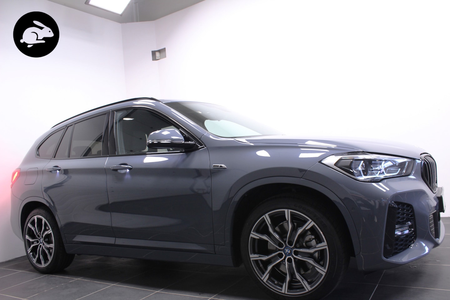 BMW X1 - xDrive25e M Sport/19 inch/Head up/Camera/Elektr stoelen/Acc - AutoWereld.nl