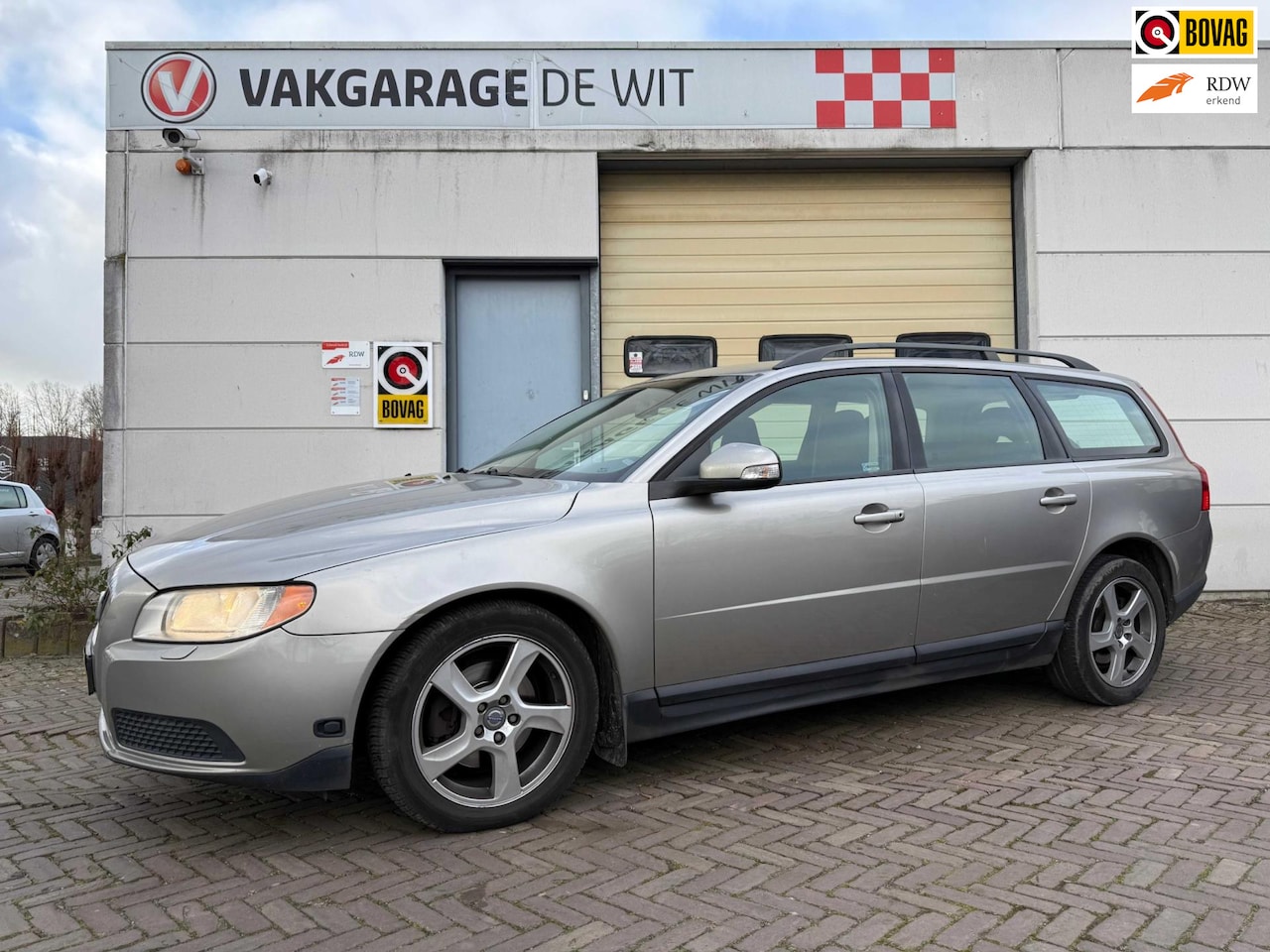 Volvo V70 - 2.0 Kinetic 2.0 Kinetic - AutoWereld.nl