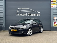 Volkswagen Golf - 1.4 TSI Highline | LED | R-Line | Afn. Trekhaak