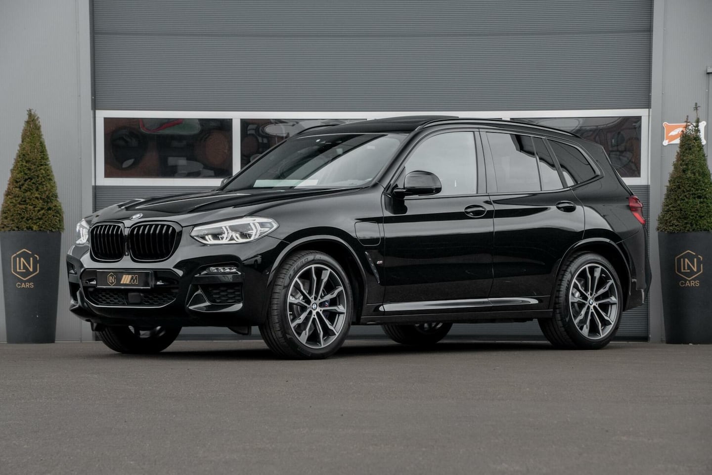 BMW X3 - xDrive30e eDrive M | DAB | Pano | Sfeerverlichting - AutoWereld.nl