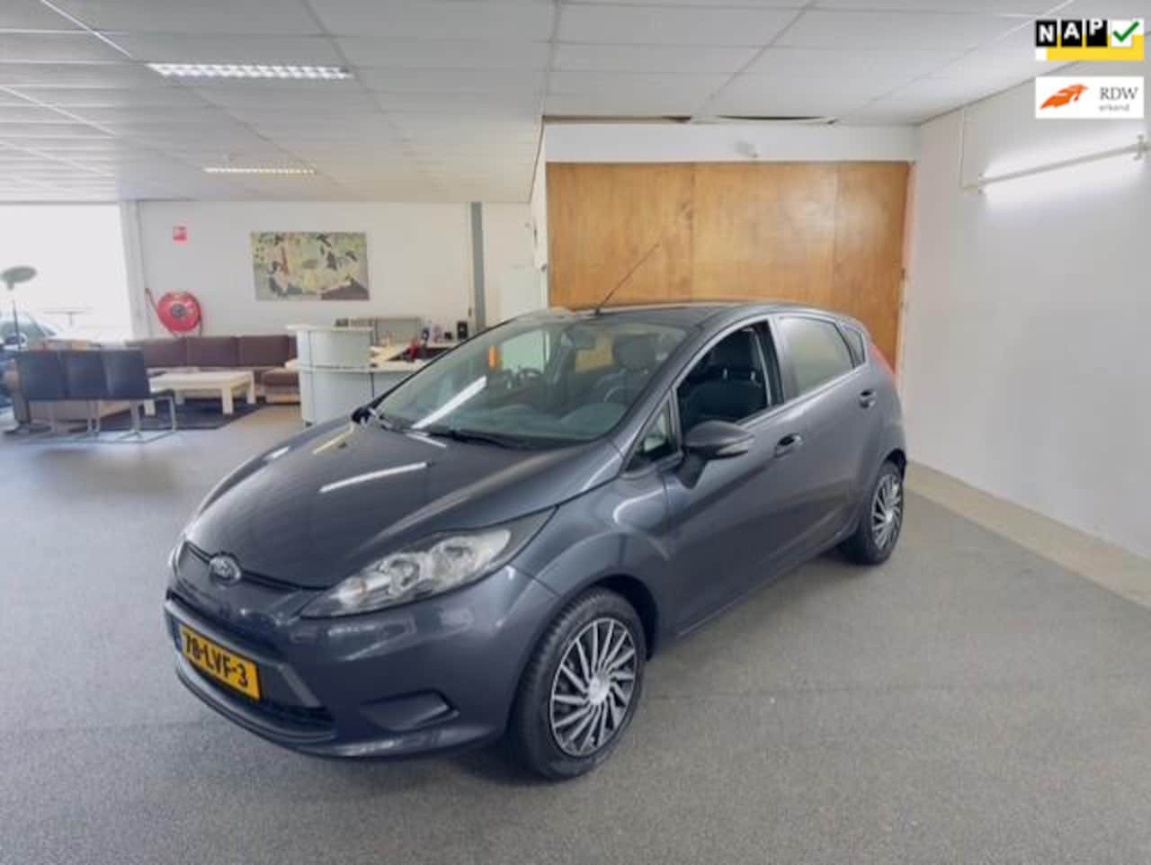 Ford Fiesta - 1.25 Limited Apk Nieuw,Airco,N.A.P,E-Ramen,Trekhaak,Deurs,2 Sleutels + Boekjes,Topstaat!! - AutoWereld.nl