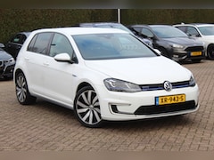 Volkswagen Golf - 1.4 TSI GTE / Camera / Navigatie / 17'' / ACC / Getint glas / Apple CarPlay / Spiegel-pakk