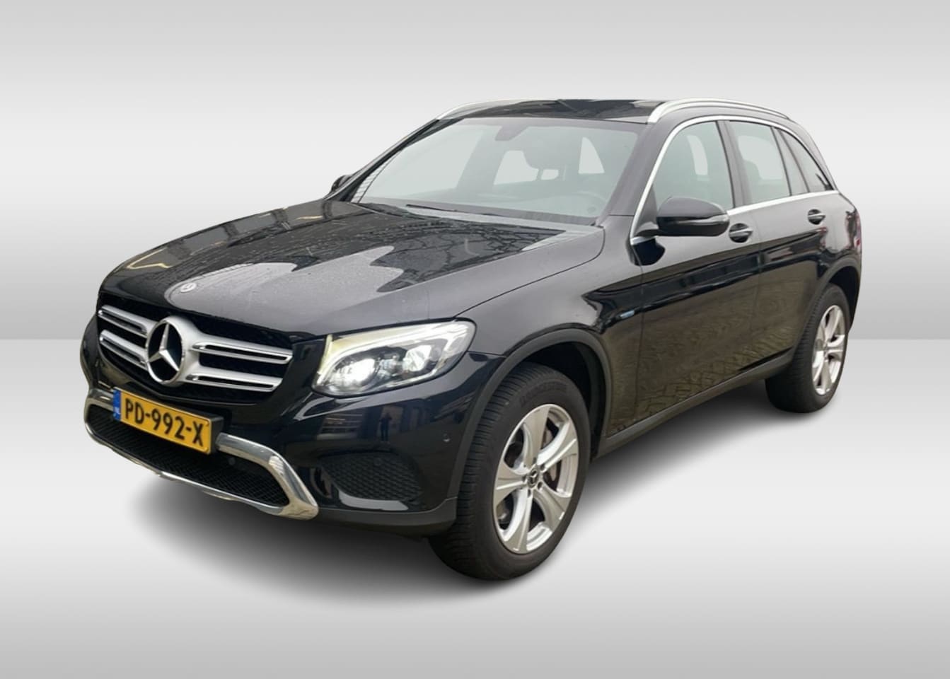 Mercedes-Benz GLC-klasse - 350e 4MATIC Premium Plus / Trekhaak / Camera / Half leder / 18'' / Navigatie / Stoelverwar - AutoWereld.nl