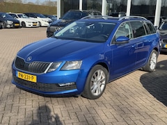 Skoda Octavia Combi - 1.6 TDI Greentech Ambition Business / Trekhaak / Navigatie / Parkeerhulp achter / 17'' / S