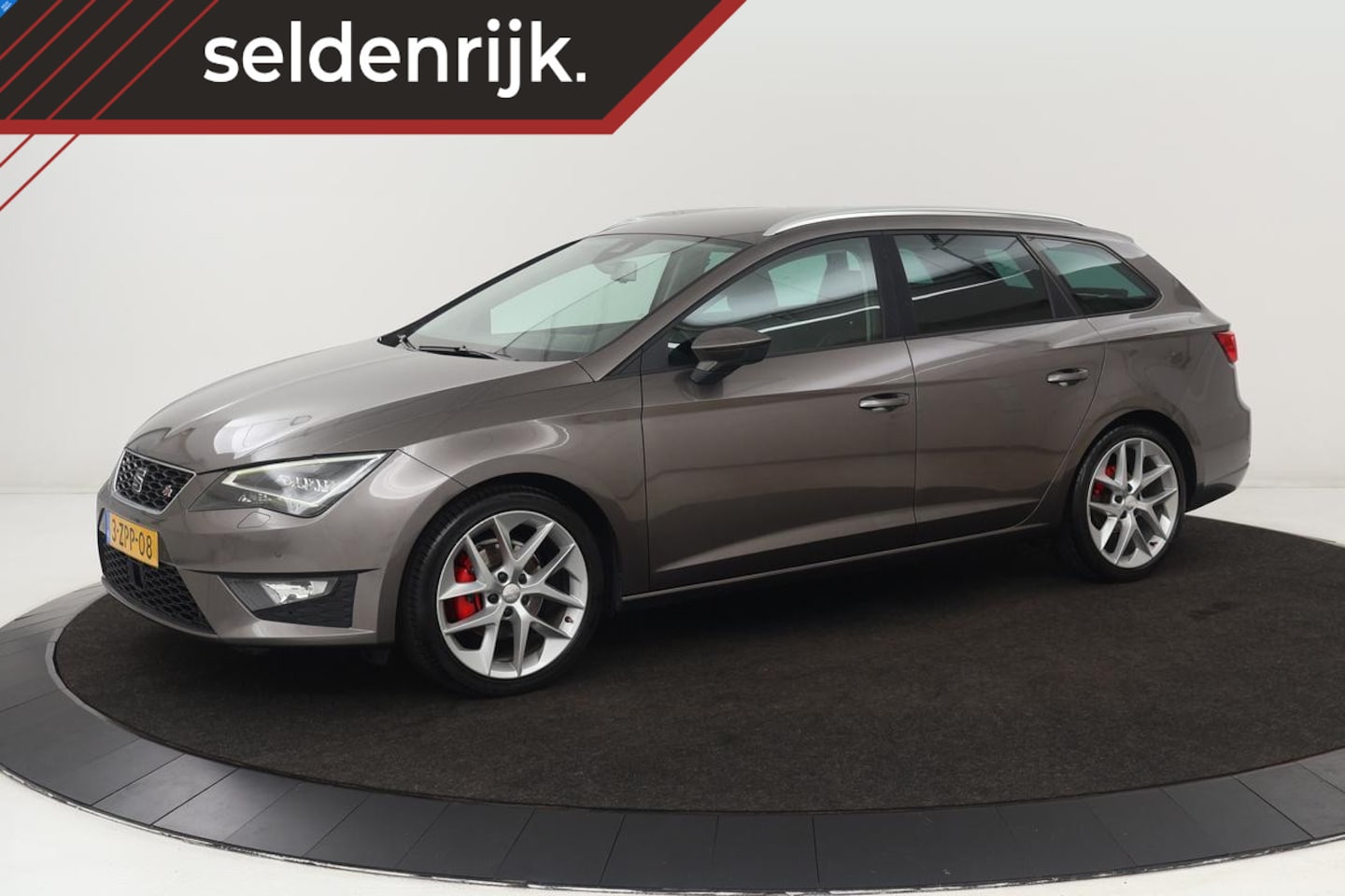 Seat Leon - 1.4 TSI FR Dynamic | Stoelverwarming | Adaptive cruise | Trekhaak | Full LED | Leder/Alcan - AutoWereld.nl