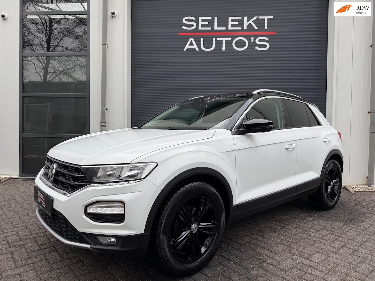 Volkswagen T-Roc - 1.0 TSI Style 115 Pk Climate/Adaptief Cruise Control/Navigatie/Camera/18 Inch/Bleutooth/La - AutoWereld.nl