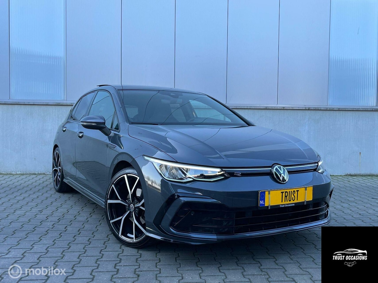 Volkswagen Golf - 1.5 eTSI 3X R-Line Trekhaak Sterrenhemel KEYLES - AutoWereld.nl