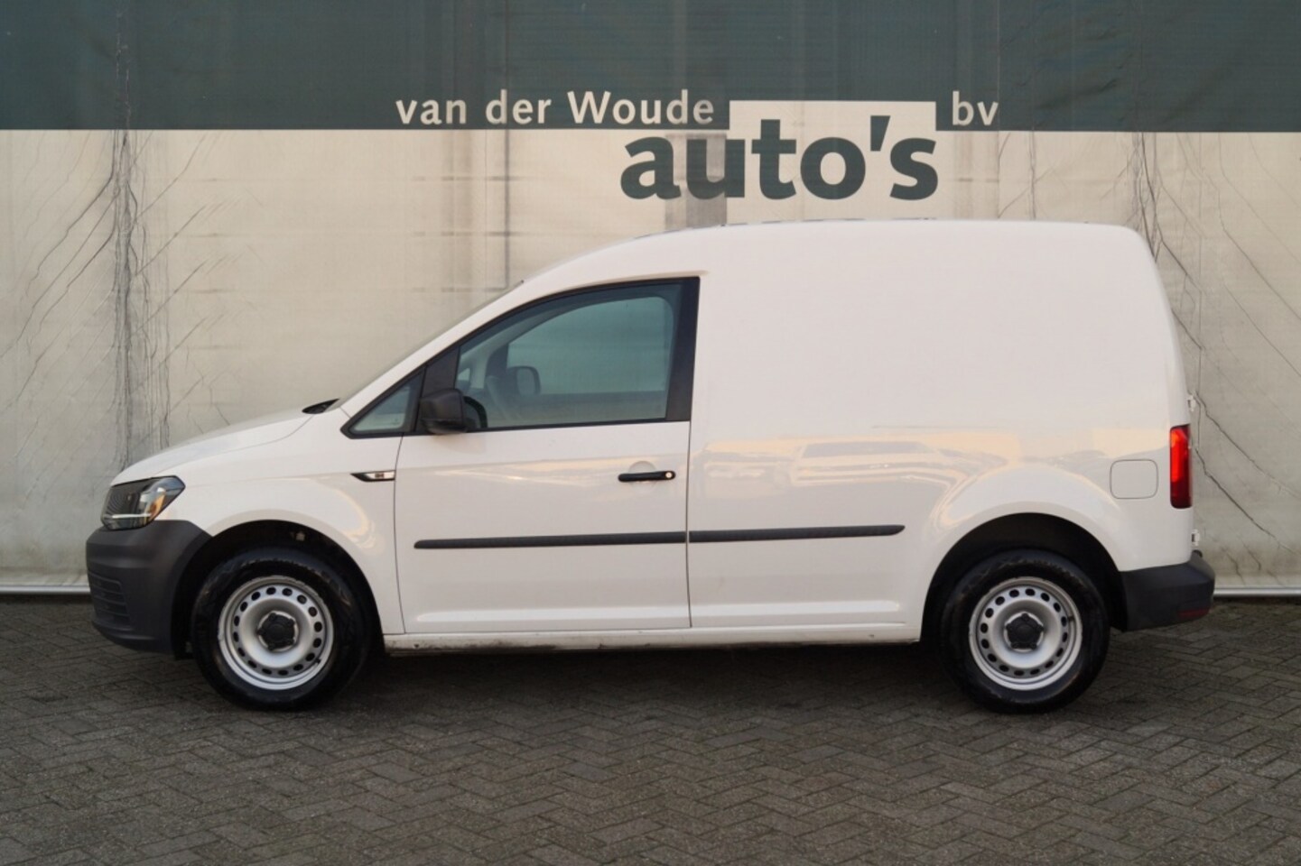 Volkswagen Caddy - 2.0 TDI L1-H1 Trend -AIRCO-CRUISE-TREKHAAK- - AutoWereld.nl