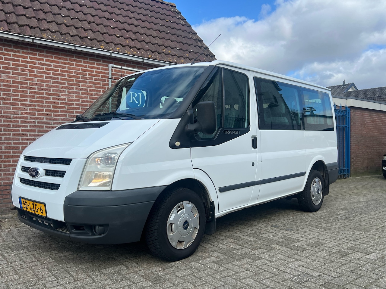 Ford Transit Kombi - 300S 2.2 TDCI 9PERSOONS/APK/NAP - AutoWereld.nl