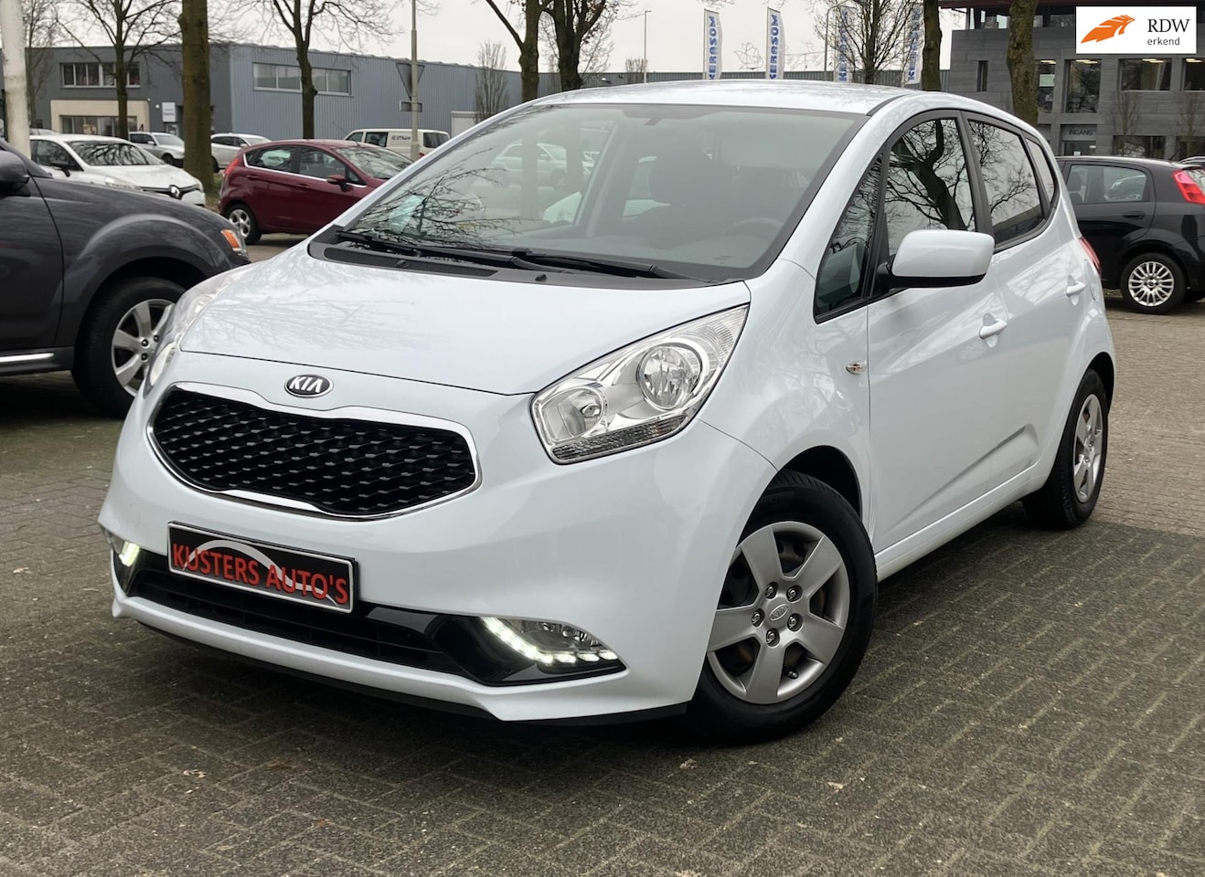 Kia Venga - 1.4 CVVT ExecutiveLine Camera Navi Cruise - AutoWereld.nl