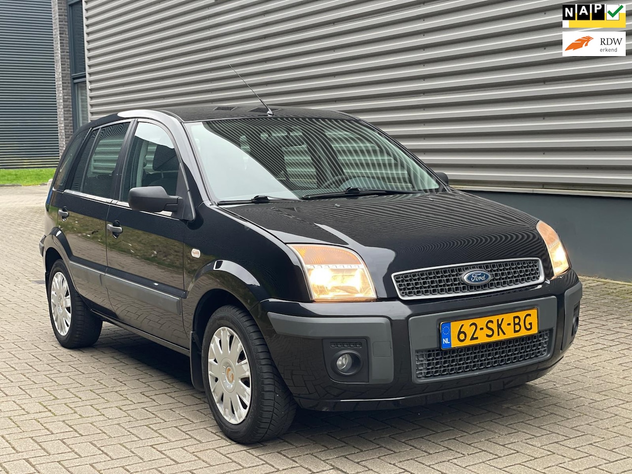 Ford Fusion - 1.4 Benzine | APK 03.2026 | Airco - AutoWereld.nl