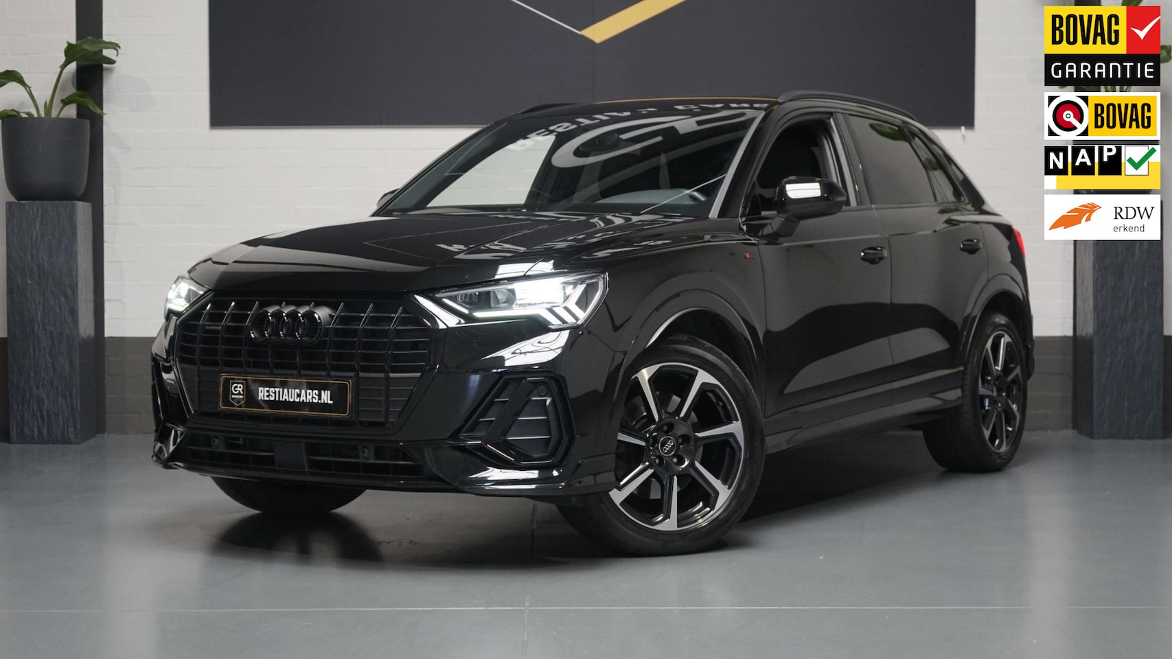 Audi Q3 - 40 TFSI Quattro 3x S-Line AUTOMAAT-BLACK OPTIK-ACC-AMBIANCE-CAMERA-DAB-DRIVE SELECT-KEYLES - AutoWereld.nl