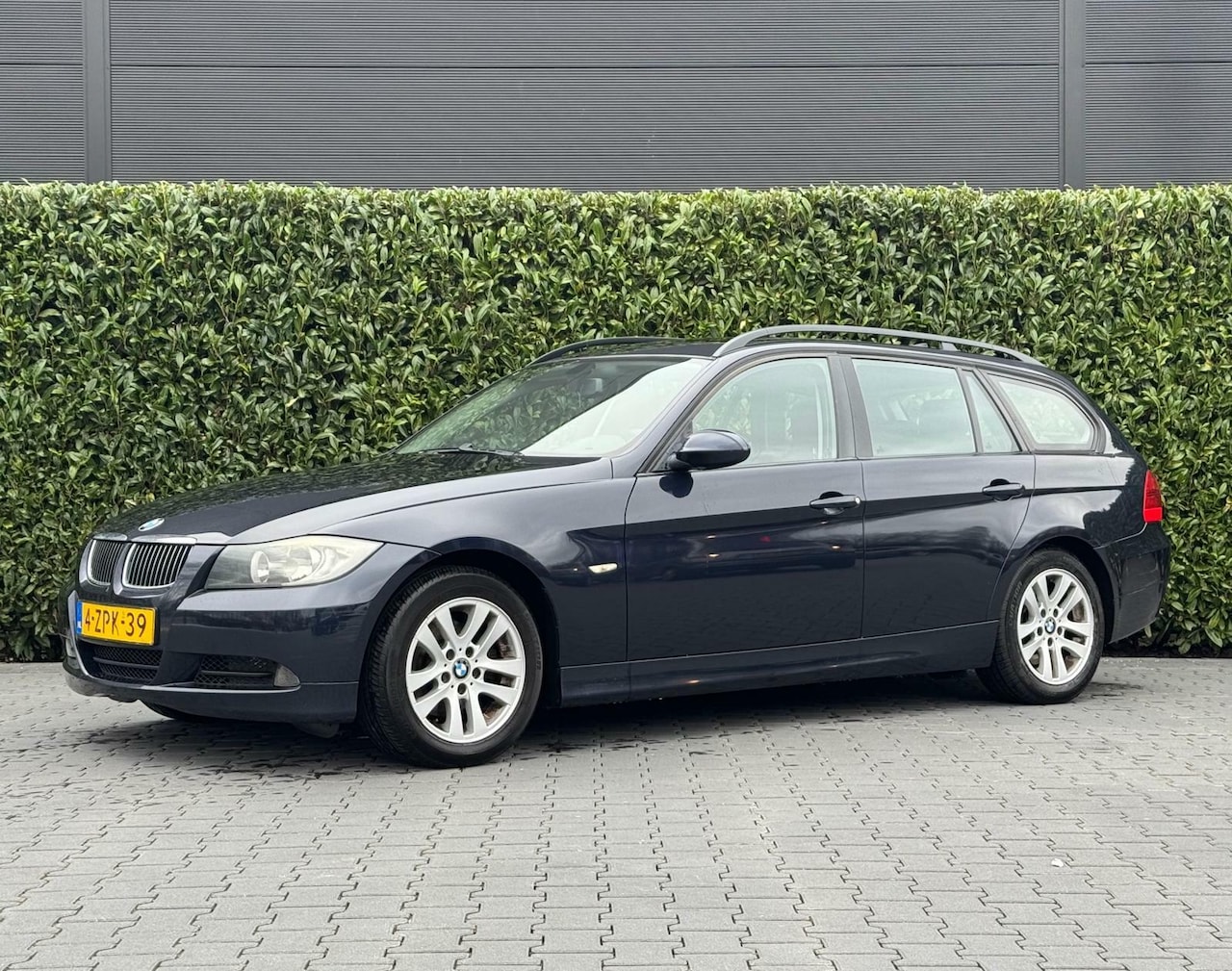 BMW 3-serie Touring - 318d Executive 318d Executive, PANO, AIRCO, MULTIFUNCTIONEEL STUURWIEL, ELEKTRISCHE RAMEN - AutoWereld.nl