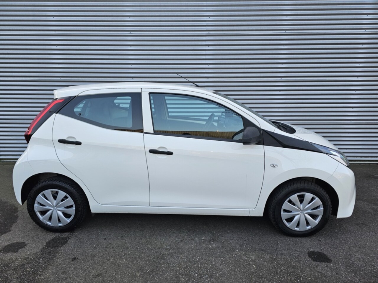 Toyota Aygo - 1.0 VVT-i x-fun 1.0 VVT-i x-fun - AutoWereld.nl