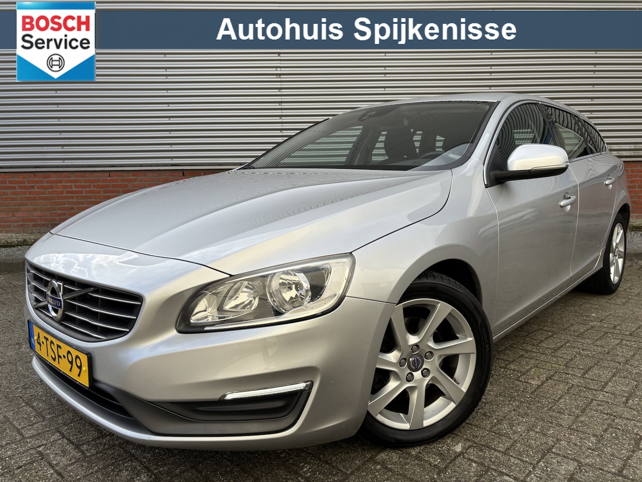 Volvo V60 - 1.6 T3 Momentum | Trekhaak | Goed Onderhouden | - AutoWereld.nl