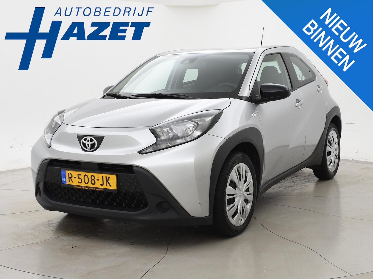 Toyota Aygo X - 1.0 VVT-i MT PLAY + ADAPTIVE CRUISE | APPLE CARPLAY | CAMERA | AIRCO - AutoWereld.nl