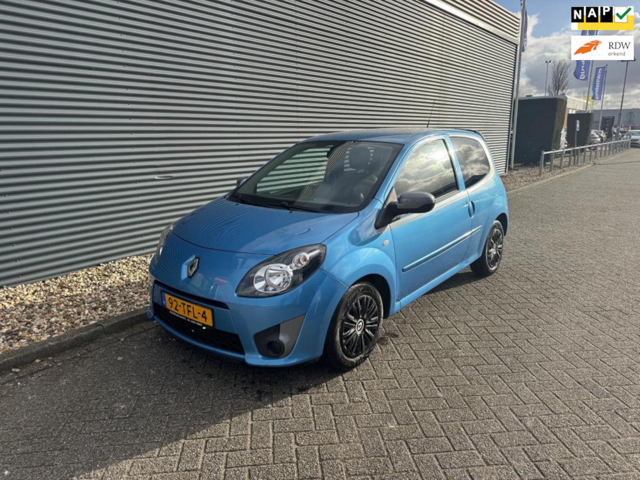 Renault Twingo - 1.2-16V Collection * Airco * Apk * - AutoWereld.nl