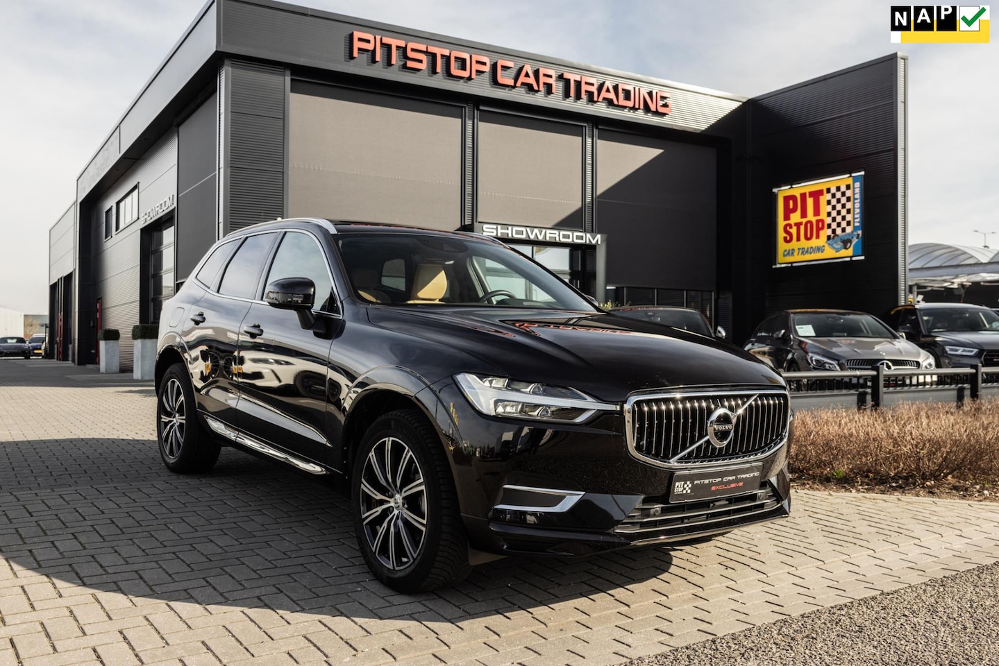 Volvo XC60 - 2.0 D4 Inscription 2.0 D4 Inscription, Pano, Volleder, Harman & Kardon Audio! - AutoWereld.nl