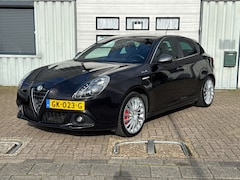 Alfa Romeo Giulietta - 1.4 T Exclusive QV Line Leder | Navi | Clima | Trekhaak