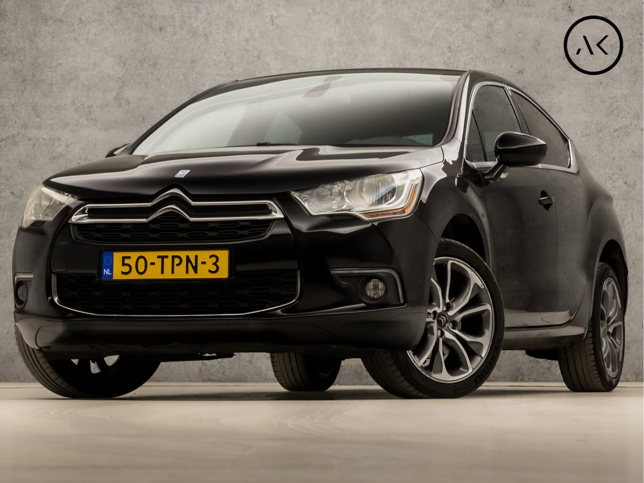 Citroën DS4 - 1.6 THP So Chic 164Pk Automaat (NAVIGATIE, NAP, CLIMATE, GETINT GLAS, LEDER, SPORTSTOELEN, - AutoWereld.nl