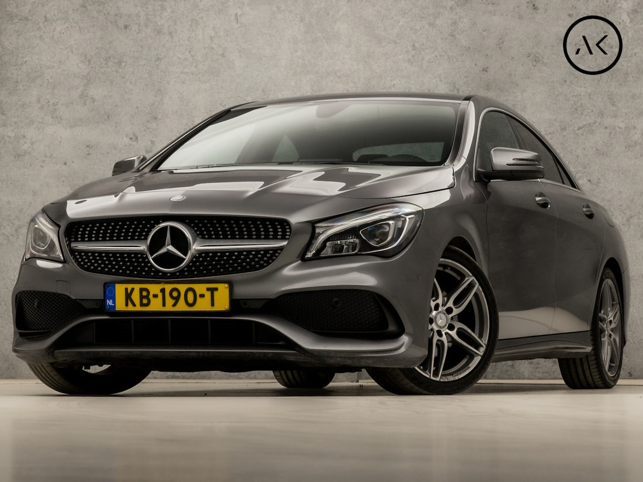 Mercedes-Benz CLA-Klasse - 180 AMG Sport Automaat (GROOT NAVI, LEDER/ALCANTARA, GETINT GLAS, DIAMOND GRILL, SPORTSTOE - AutoWereld.nl