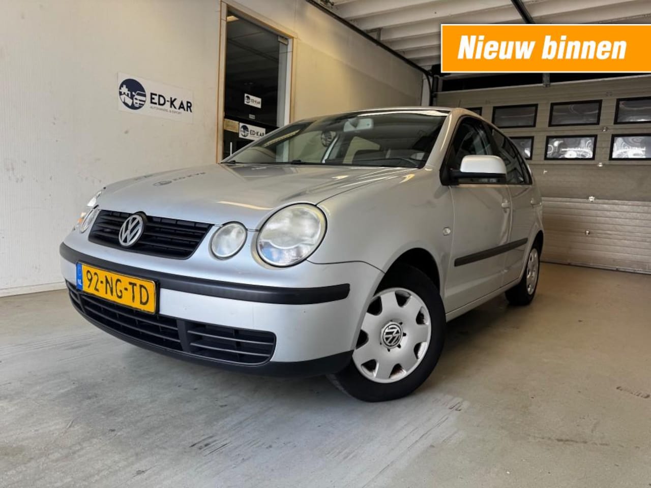 Volkswagen Polo - 1.4-16V Comfortline 5DRS AUT AIRCO NAP APK RIJDT GOED - AutoWereld.nl