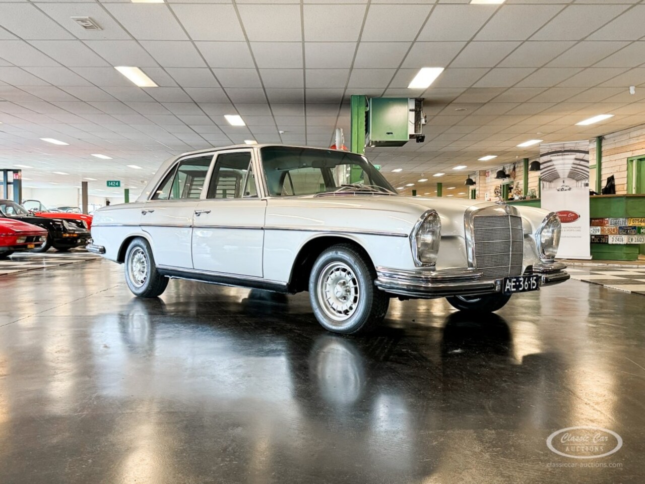 Mercedes-Benz 280 - SE  - ONLINE AUCTION - AutoWereld.nl