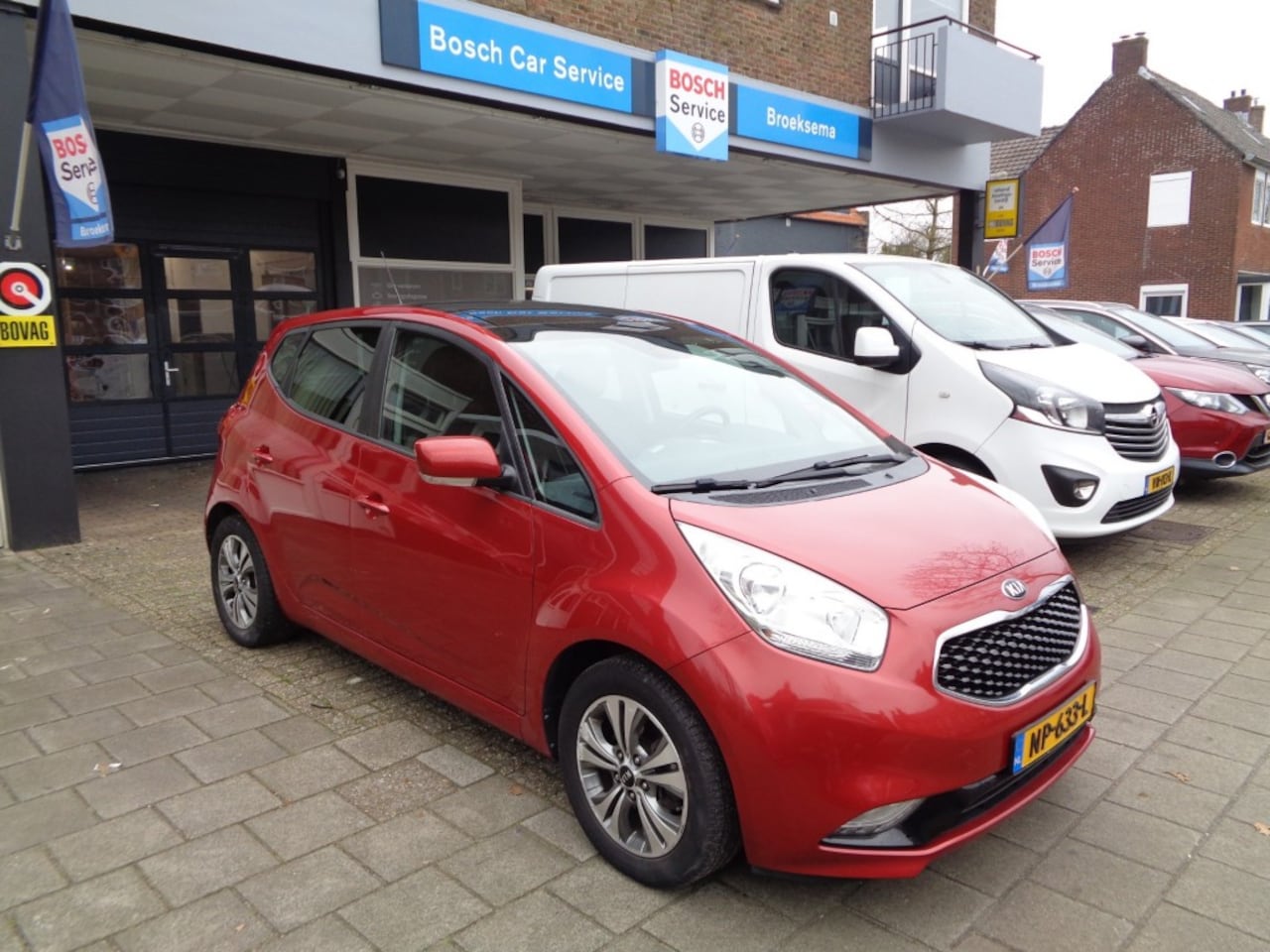 Kia Venga - 1.4 CVVT EXECUTIVEL. - AutoWereld.nl