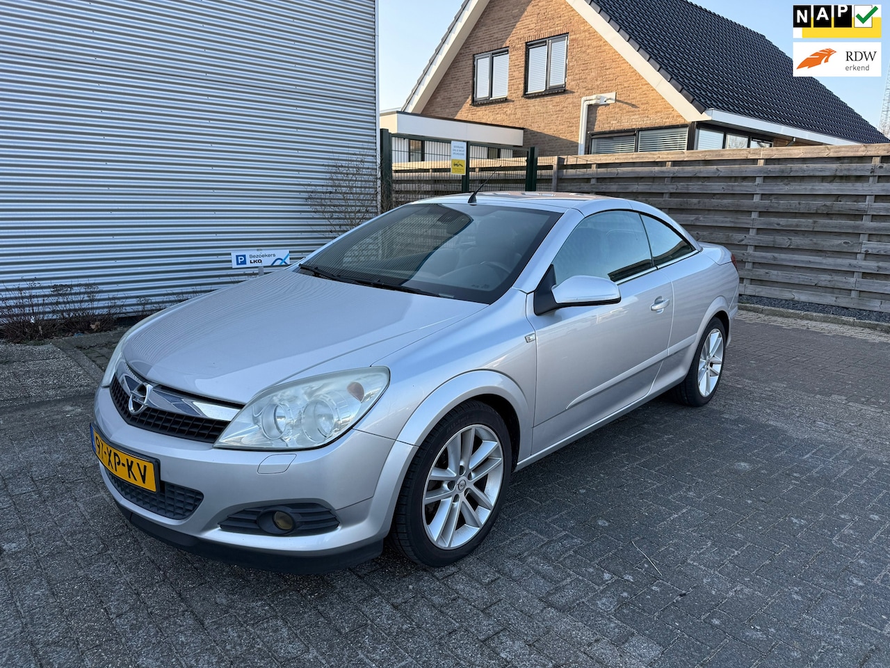 Opel Astra TwinTop - 1.6 Temptation Airco Bj:2007 NAP! - AutoWereld.nl