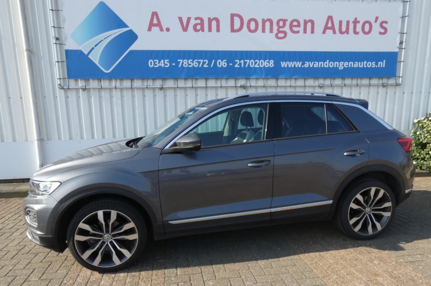 Volkswagen T-Roc - 1.5 TSI Sport 1.5 TSI SPORT,Navi,Camera,Trhaak,ACC - AutoWereld.nl