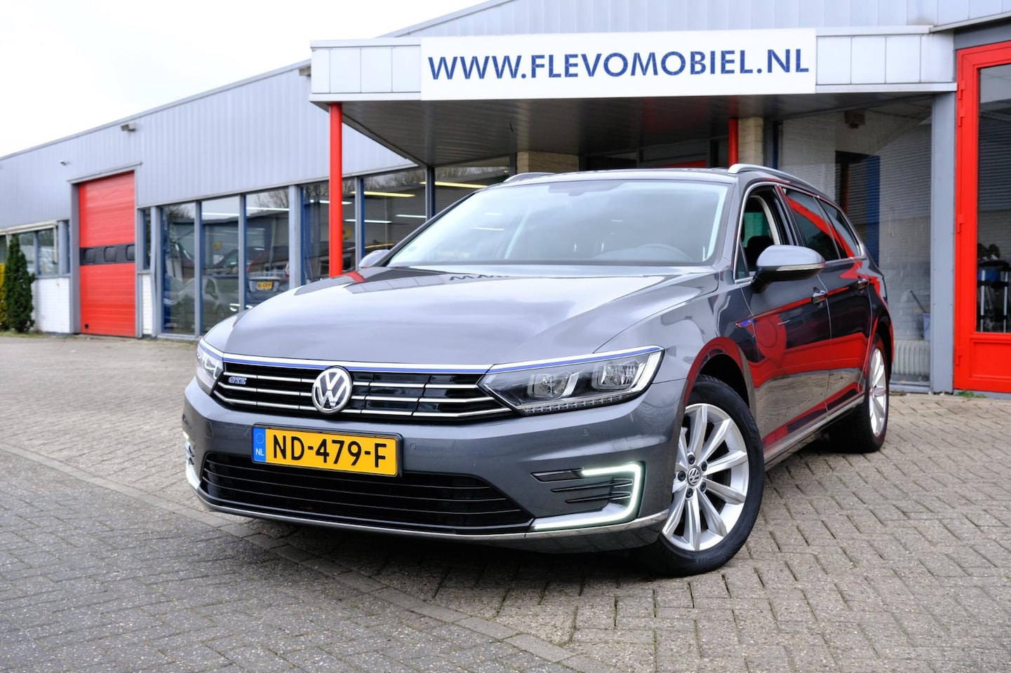 Volkswagen Passat Variant - 1.4 TSI GTE Connected Series Plus Aut. Pano|Leder-Alcantara|Navi|Adapt.Cruise|LMV - AutoWereld.nl