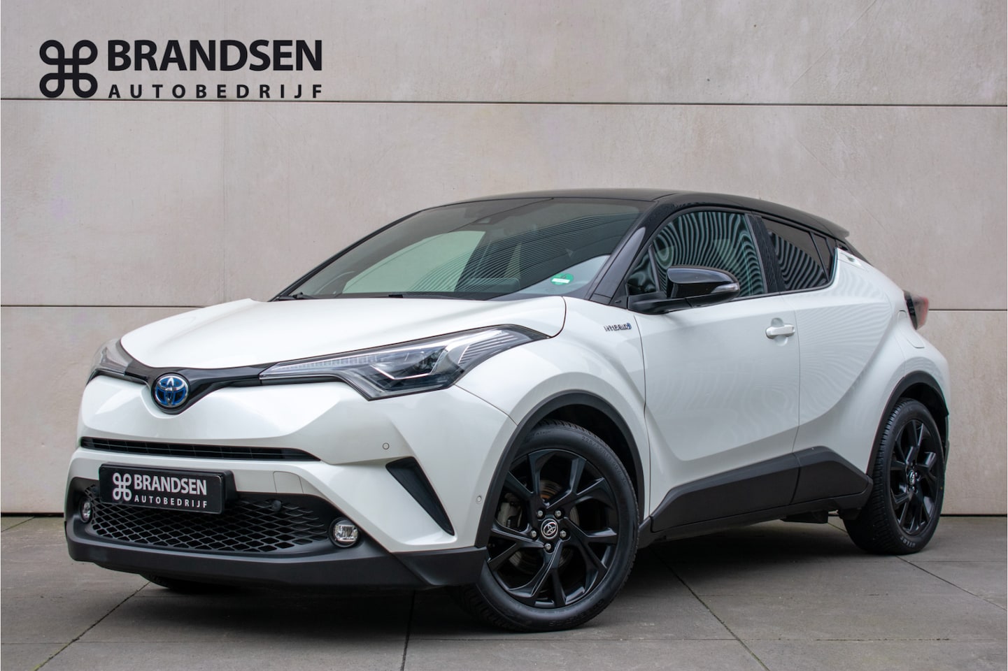 Toyota C-HR - 1.8 Hybrid Bi-Tone Led-Stuurwielverw- Keyles-Naci-Camera-Trekhaak - AutoWereld.nl