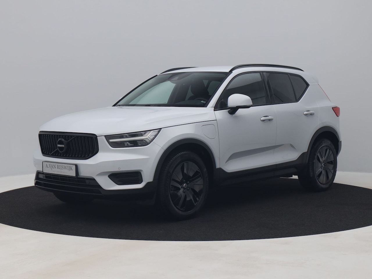 Volvo XC40 - 1.5 T4 Recharge Inscription Expression | BLACK | CAMERA | KEYLESS - AutoWereld.nl