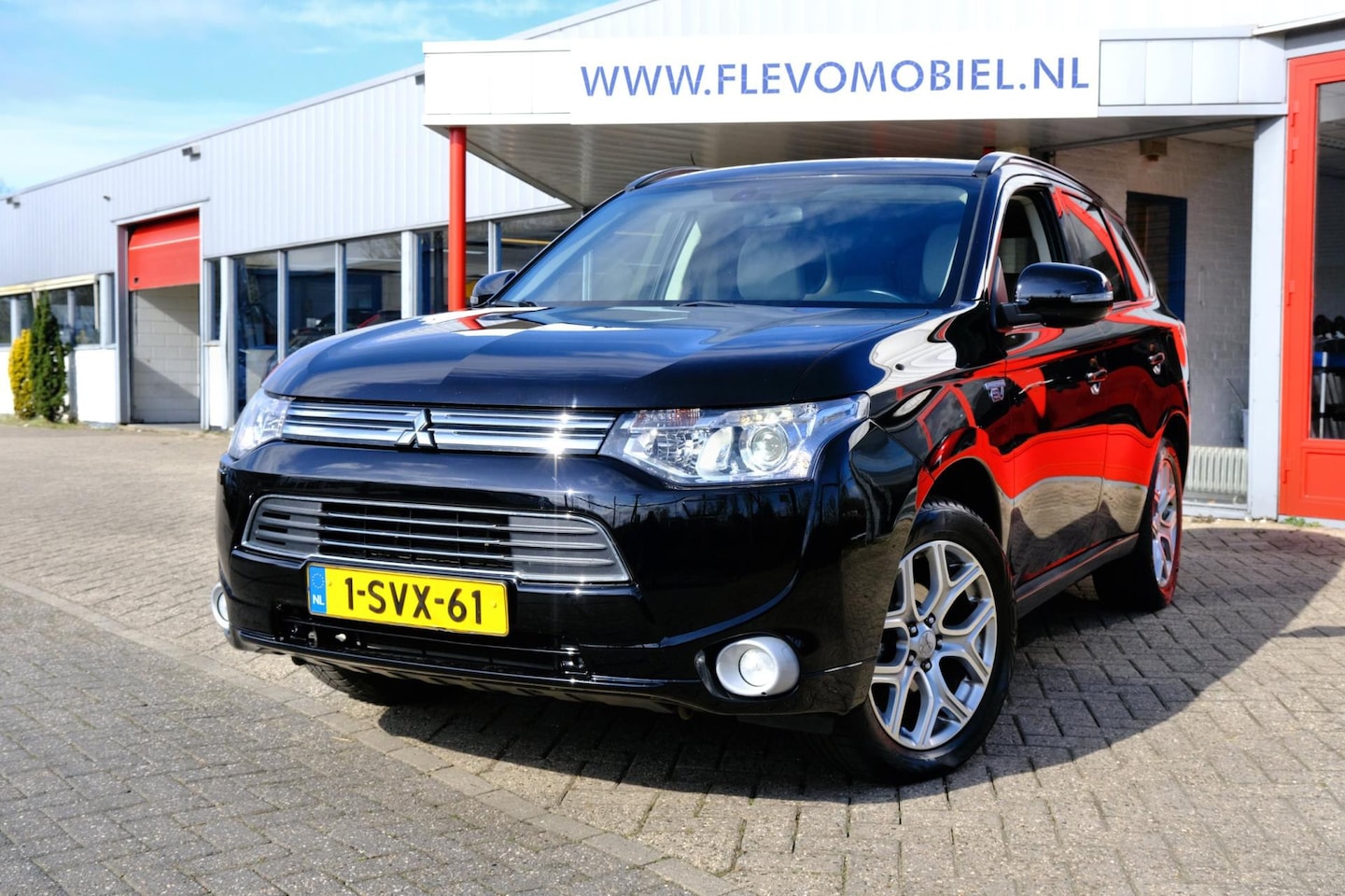 Mitsubishi Outlander - 2.0 PHEV Instyle Aut. Xenon|Pano|Leder|Navi|Cam - AutoWereld.nl