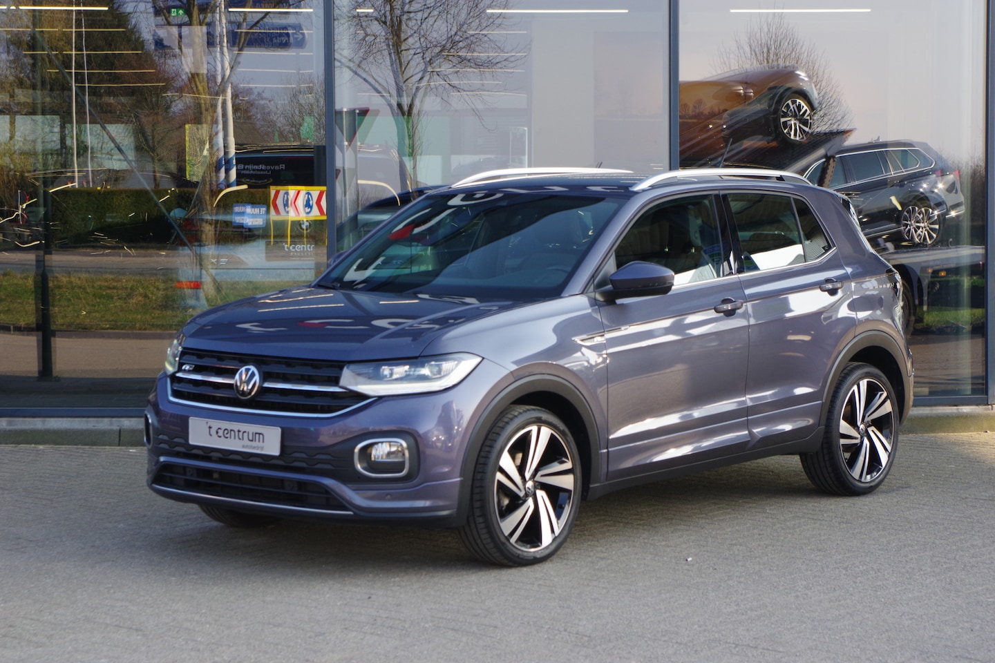 Volkswagen T-Cross - 1.0 TSI 110 PK Automaat R-Line, Beats Audio, Carplay, 18 LM Velgen - AutoWereld.nl