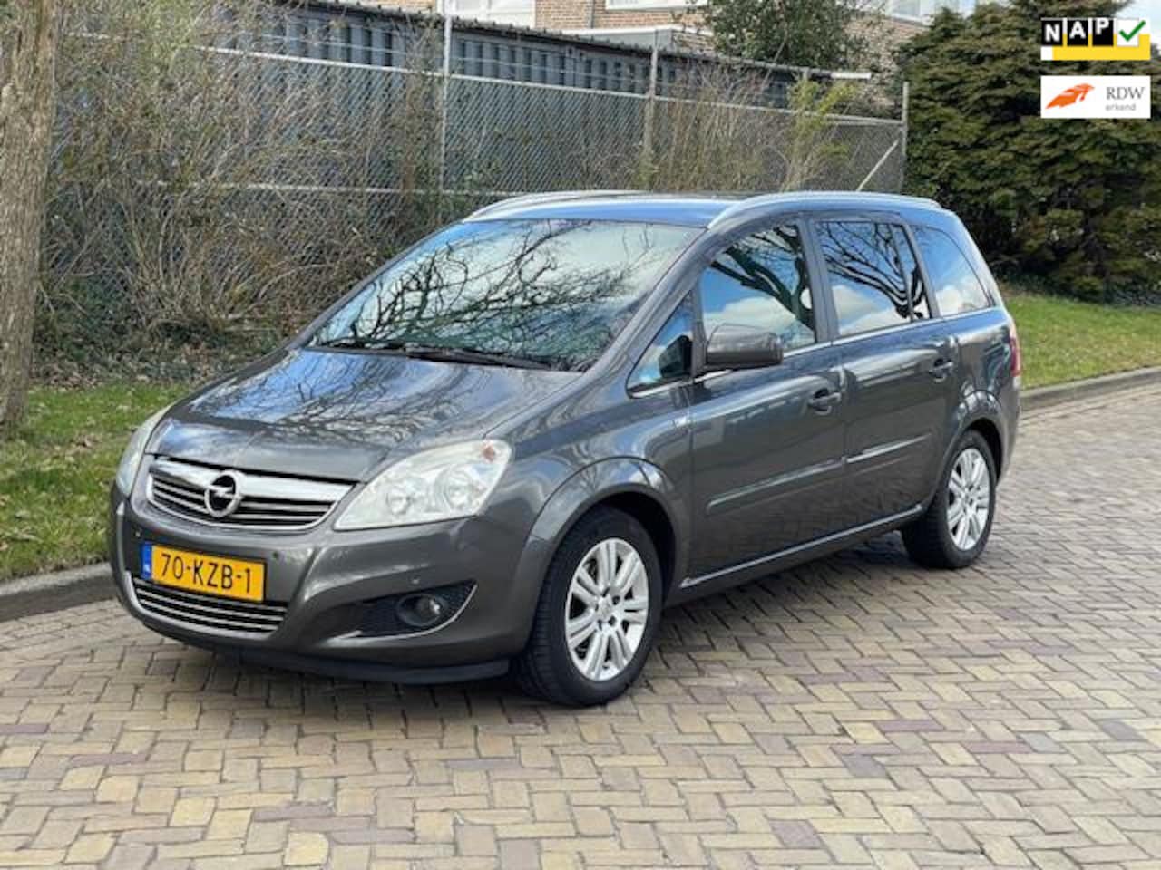 Opel Zafira - 1.8 Cosmo Navi/Clima/Cruise/Nap/Nw Apk - AutoWereld.nl