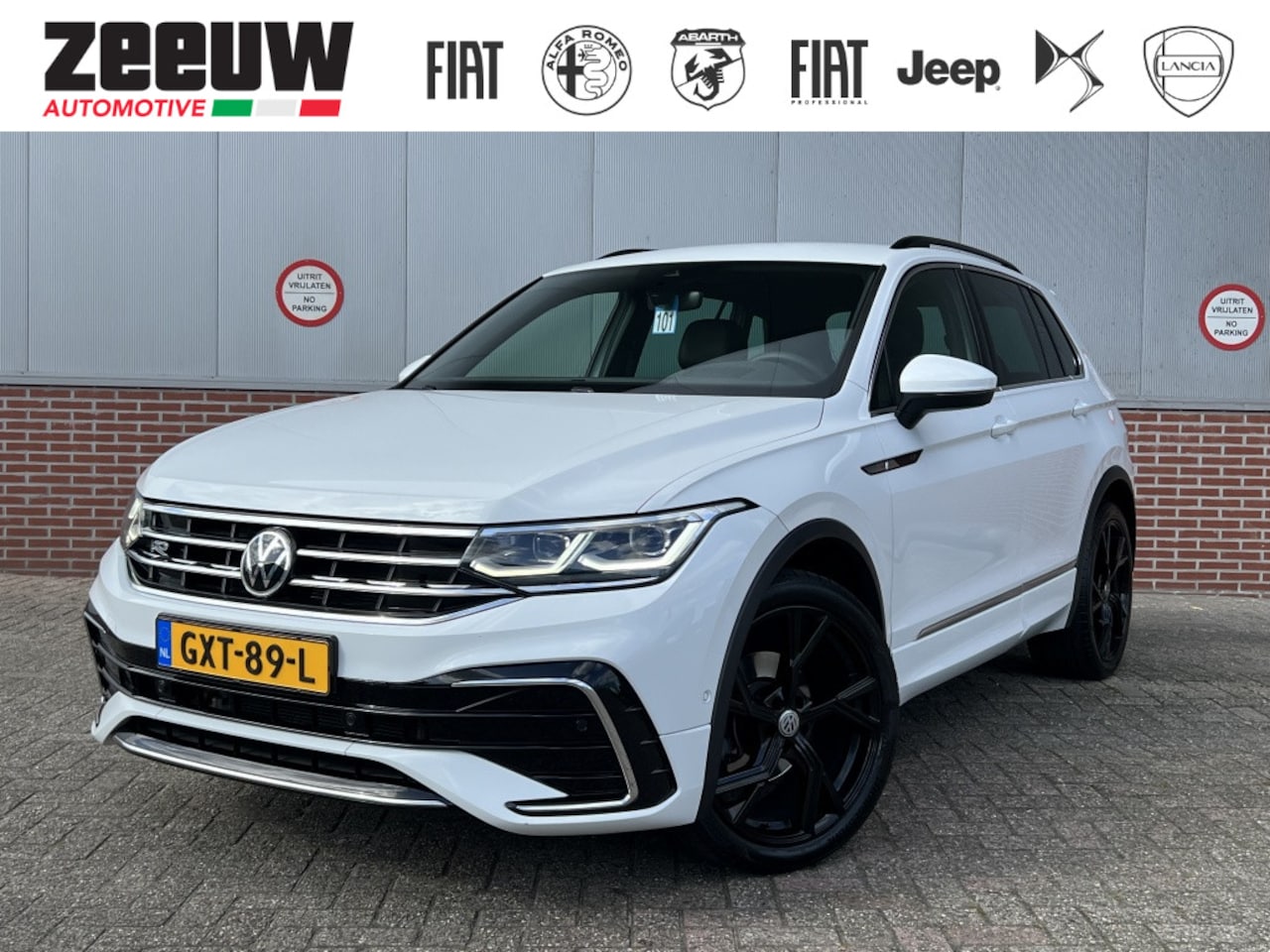 Volkswagen Tiguan - 1.5 TSI R-Line Business+ | Leder | Winter | IQ Light | 19" - AutoWereld.nl