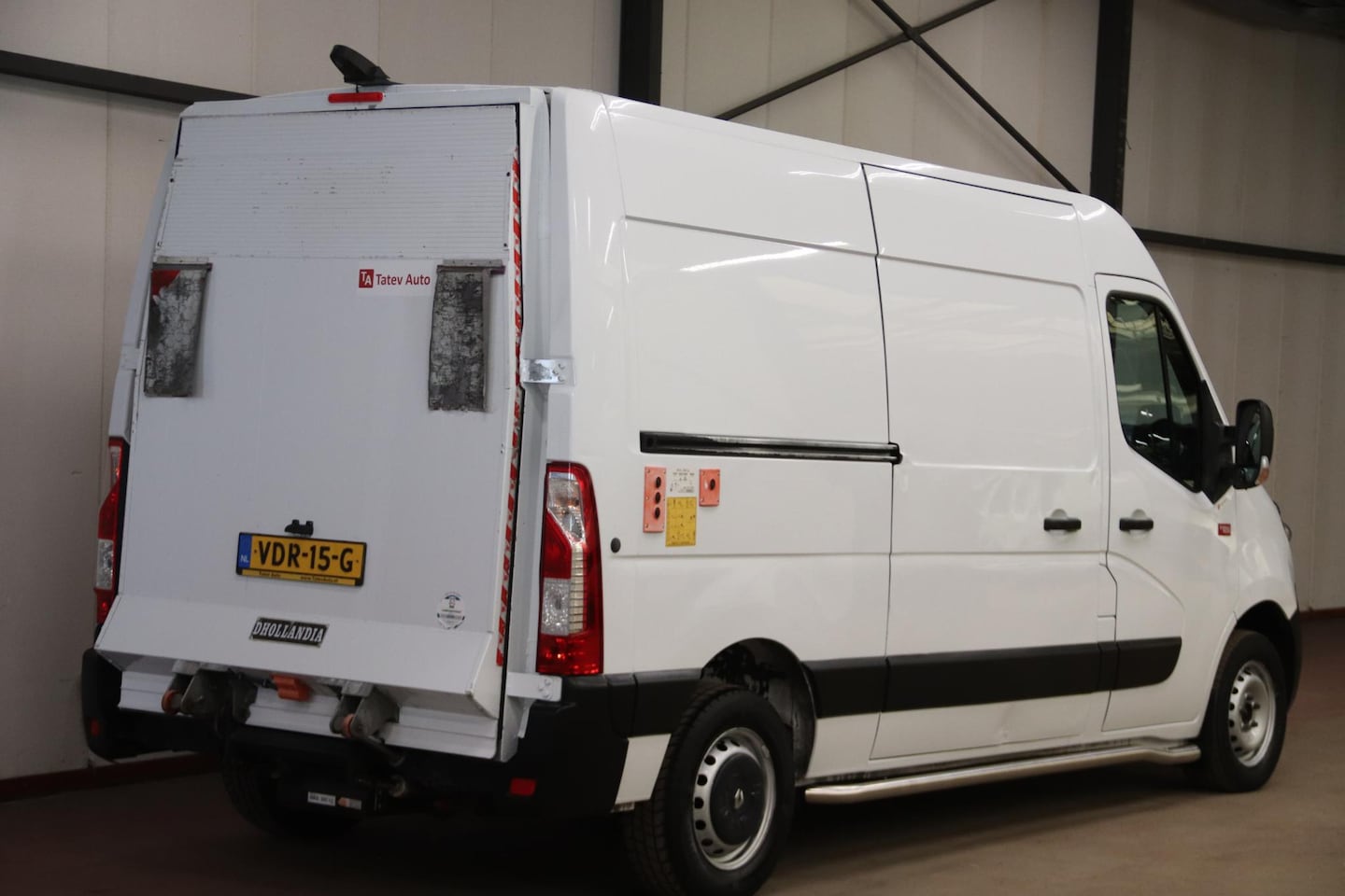 Renault Master - T35 2.3 dCi L2H2 AUTOMAA MET LAADKLEP LIFT - AutoWereld.nl