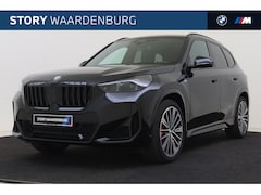 BMW X1 - xDrive23i M Sport Automaat / Panoramadak / Trekhaak / Adaptieve LED / M Adaptief onderstel