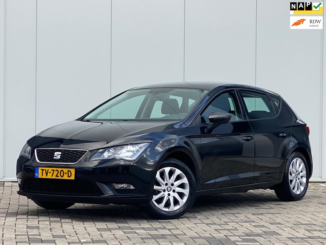 Seat Leon - 1.2 TSI Style Business EXTRA SET VELGEN MET BANDEN - AutoWereld.nl