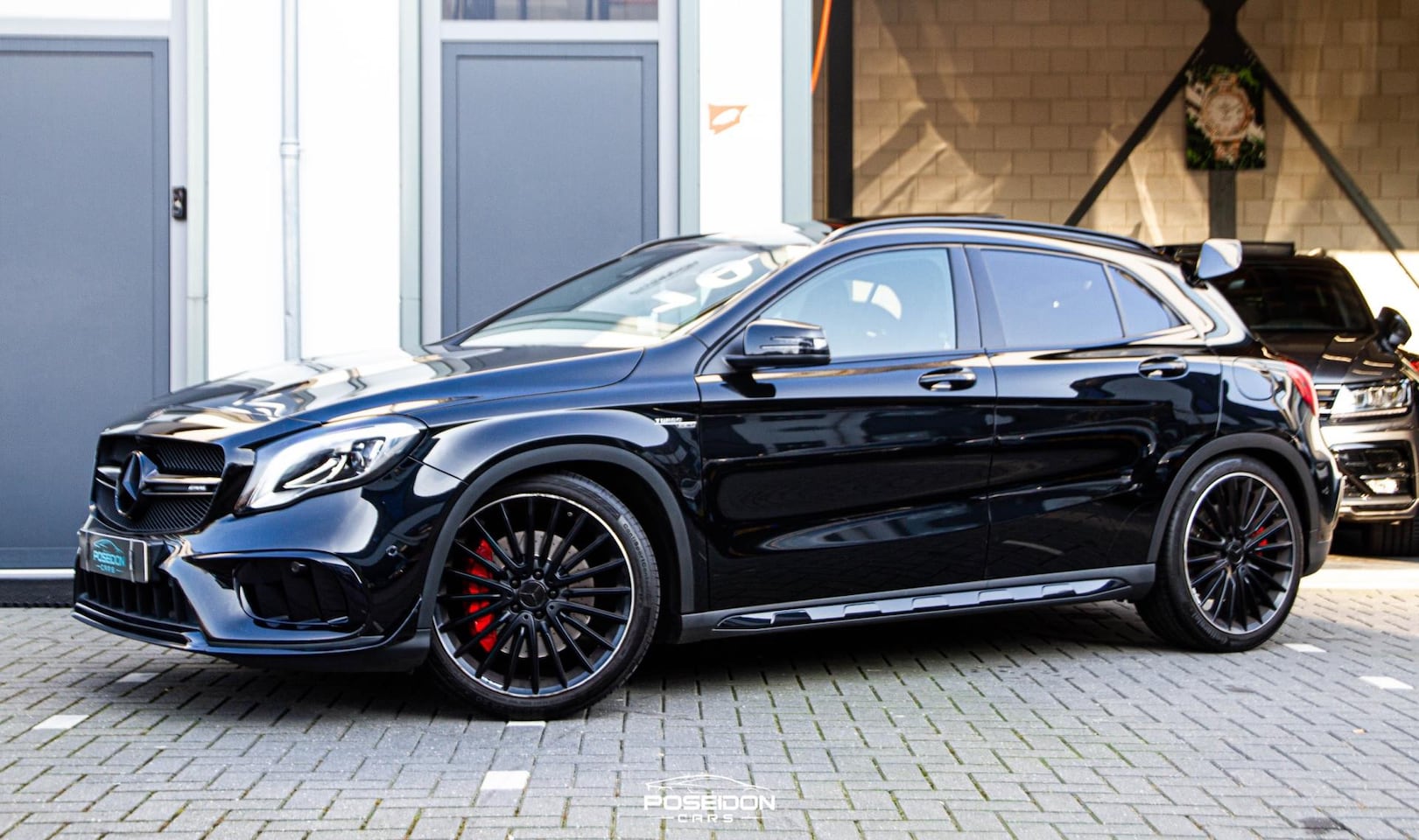 Mercedes-Benz GLA-Klasse - GLA45 AMG 4MATIC AERO | PANO | HARMAN-KARDON | KUIPSTOELEN | A.CAMERA | STOELVERWARMING | - AutoWereld.nl