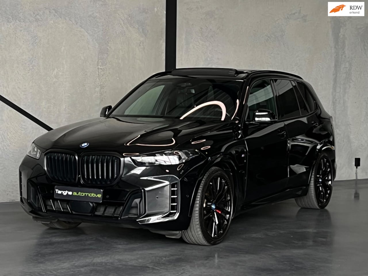 BMW X5 - XDrive50e M-sport Pro, Iconic, Innovatie, ACC, Trekh, 22", enz.. - AutoWereld.nl