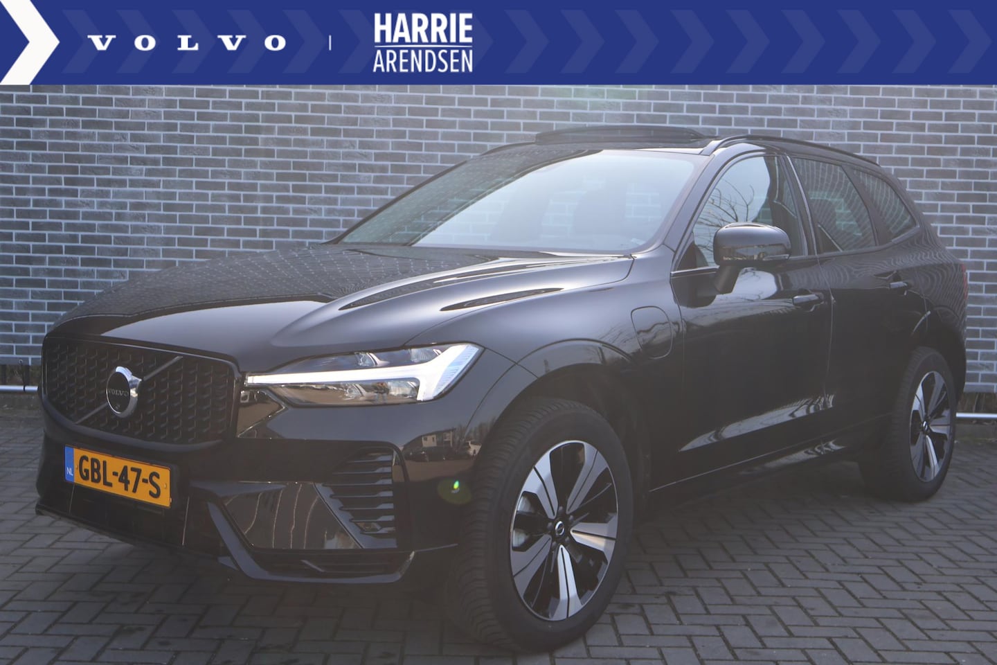 Volvo XC60 - 2.0 T6 Plug-in hybrid AWD Plus Dark | 360 camera | Schuif-\-kanteldak | elektr. stoelen me - AutoWereld.nl