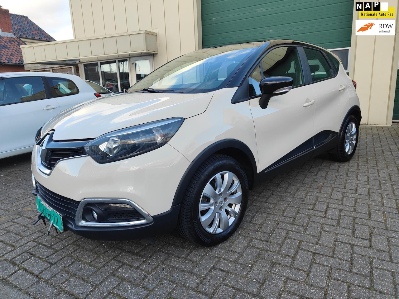 Renault Captur - 0.9 TCe Expression TOP staat !!! - AutoWereld.nl