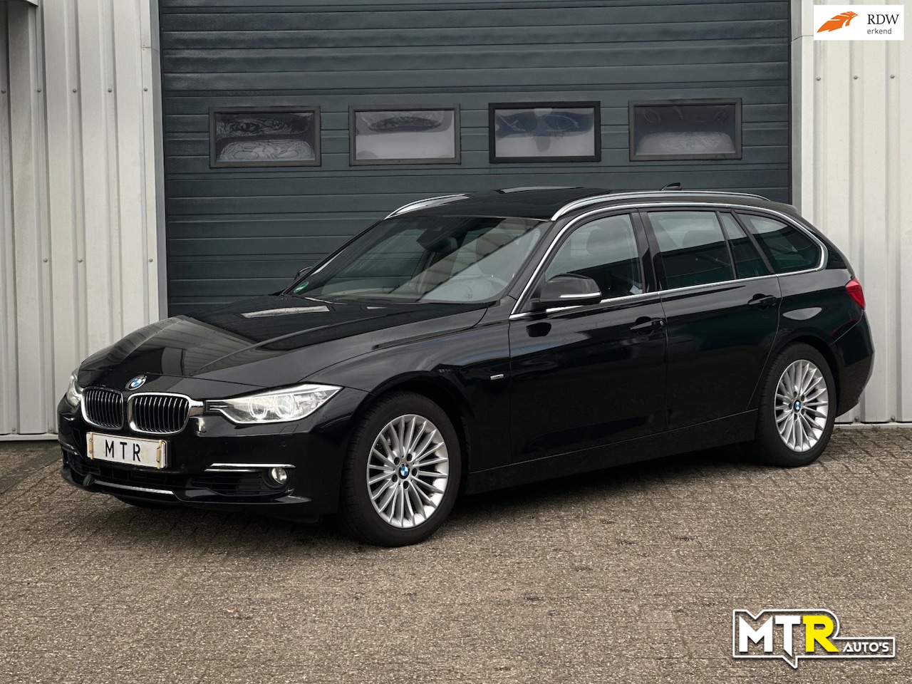 BMW 3-serie Touring - 328i High Executive 2e EIG.|HUD|KEYLESS - AutoWereld.nl