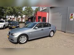 BMW 3-serie - 318i Dynamic Executive